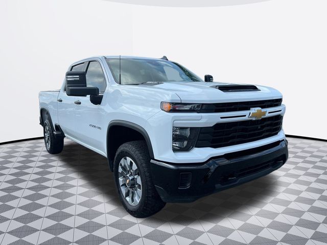 2024 Chevrolet Silverado 2500HD Custom photo 3