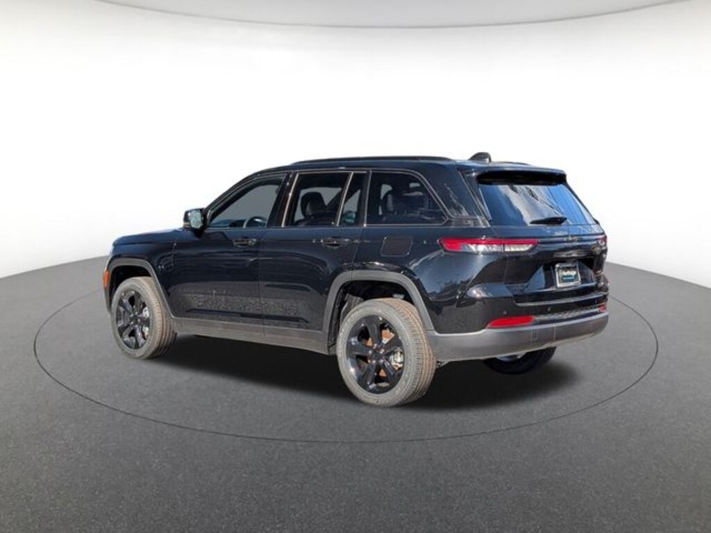 New 2025 Jeep Grand Cherokee Laredo Sport Utility