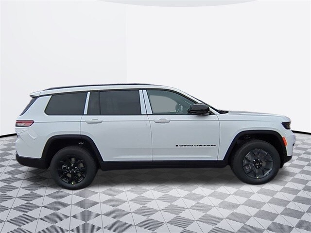 2025 Jeep Grand Cherokee Laredo Sport photo 4