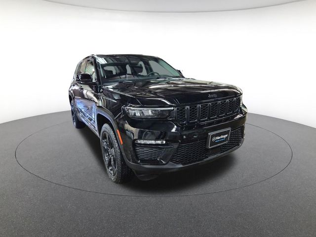 2023 Jeep Grand Cherokee Limited photo 3