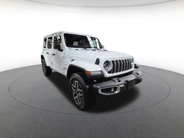 2024 Jeep Wrangler Sahara photo 3