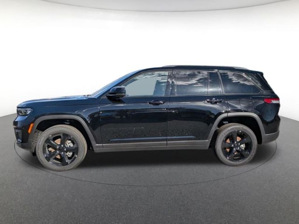 New 2025 Jeep Grand Cherokee Laredo Sport Utility