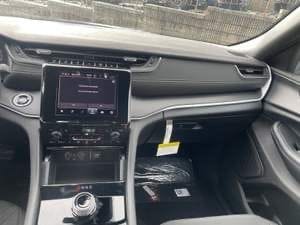 2025 Jeep Grand Cherokee Laredo - Photo 9