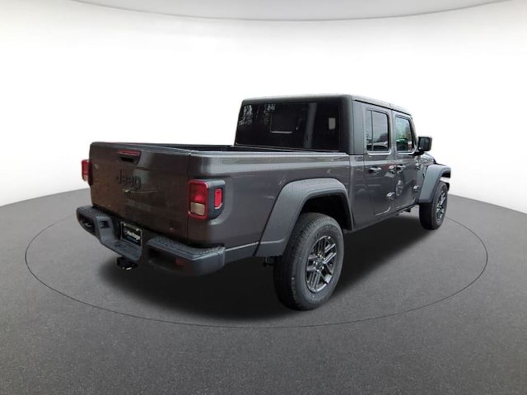 New 2025 Jeep Gladiator Sport Pickup