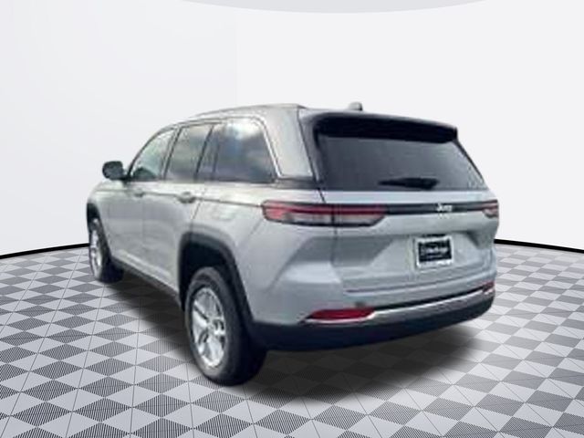 2025 Jeep Grand Cherokee Laredo Sport photo 2