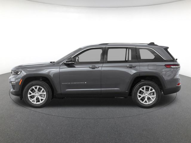 2025 Jeep Grand Cherokee Laredo photo 3