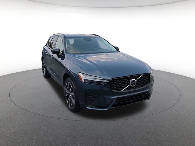 2024 Volvo XC60 B5 Plus photo 2