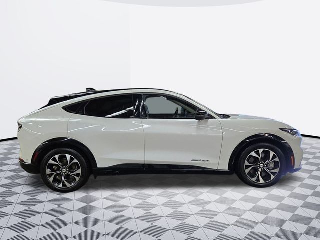2021 Ford Mustang Mach-E Premium photo 4