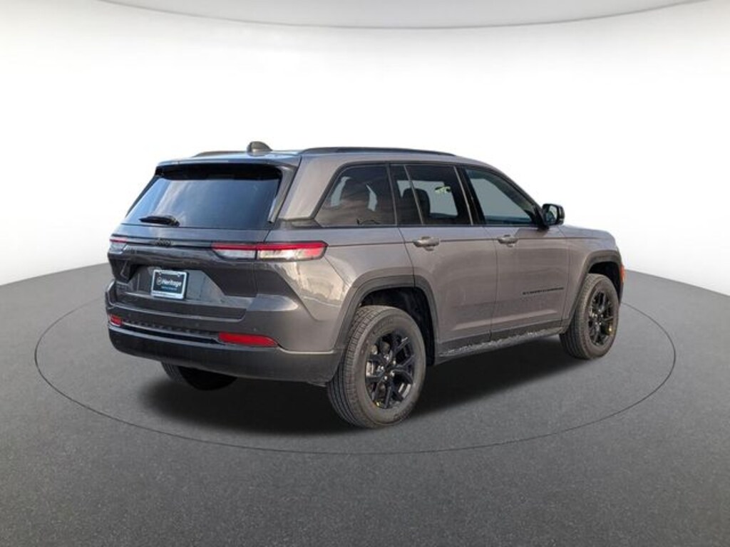New 2025 Jeep Grand Cherokee Laredo Sport Utility