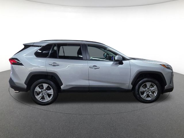 2024 Toyota RAV4 Hybrid XLE photo 4
