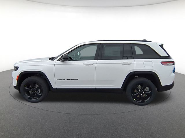 2025 Jeep Grand Cherokee Laredo photo 2