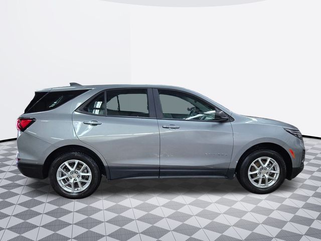 2023 Chevrolet Equinox LS photo 4