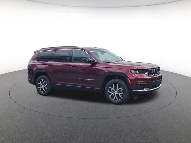 2025 Jeep Grand Cherokee Limited photo 2