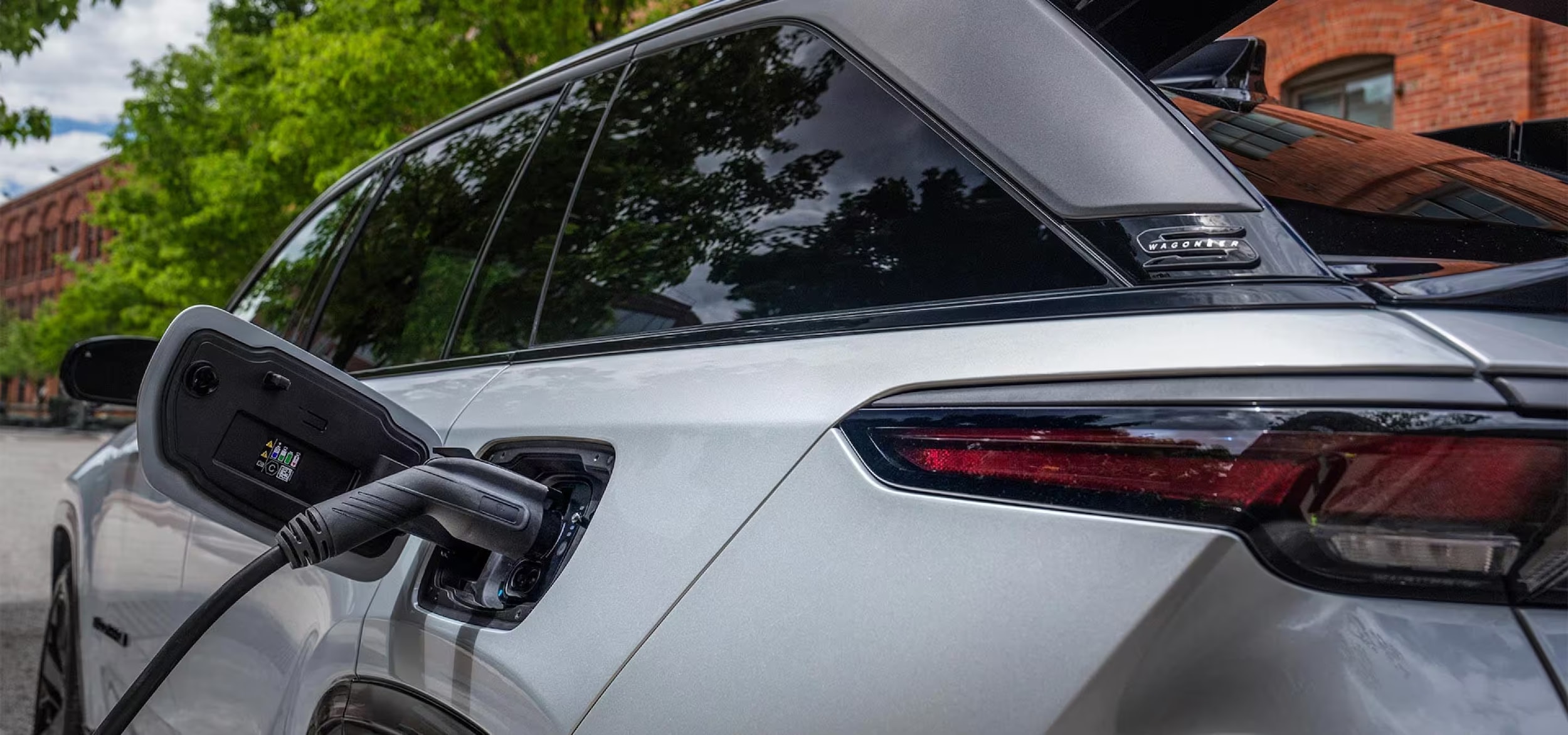 2024-wagoneer-s-charger.png