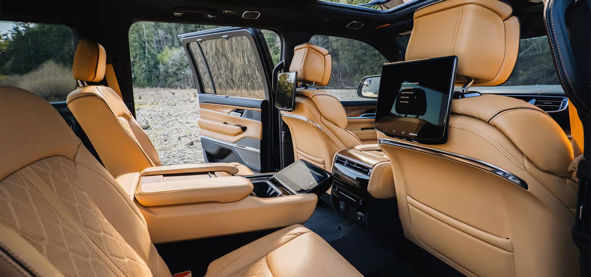 2025-grand-wagoneer-interior-door-open.png