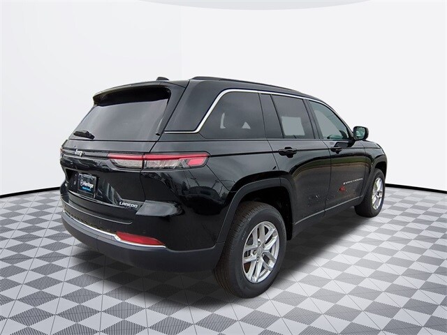 2025 Jeep Grand Cherokee Laredo Sport photo 4