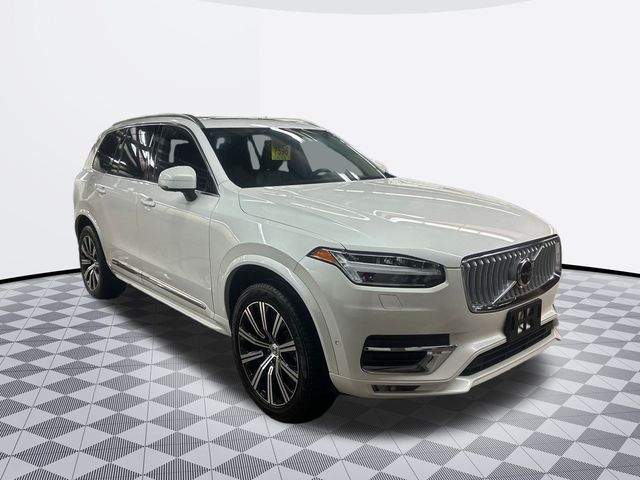 2025 Volvo XC90 B5 Plus photo 3