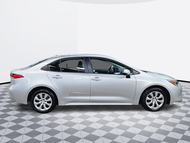2024 Toyota Corolla LE photo 4