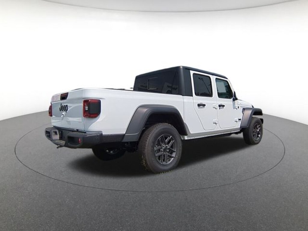 New 2025 Jeep Gladiator Sport Pickup