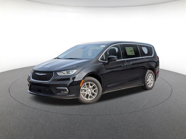 2026 Chrysler Pacifica Select's photo