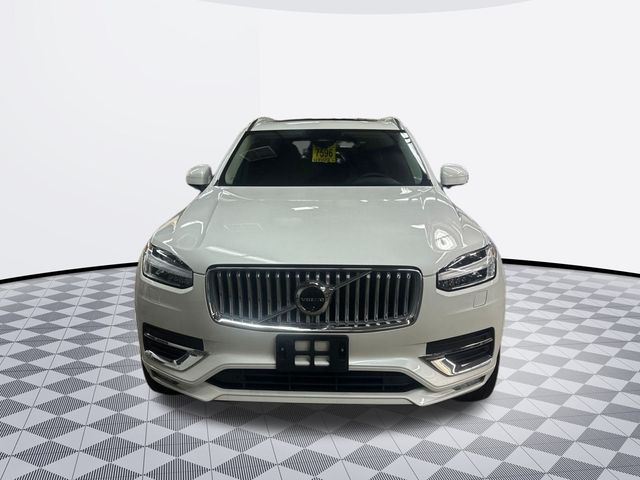 2025 Volvo XC90 B5 Plus photo 2