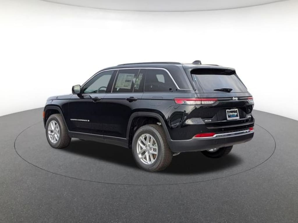 New 2025 Jeep Grand Cherokee Laredo Sport Utility