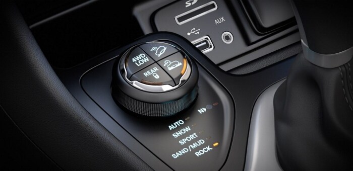 2017-Jeep-Cherokee-Interior-Terrain-Select (700x340).jpg