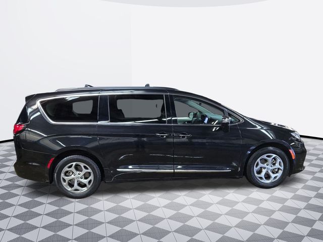 2023 Chrysler Pacifica Limited photo 4