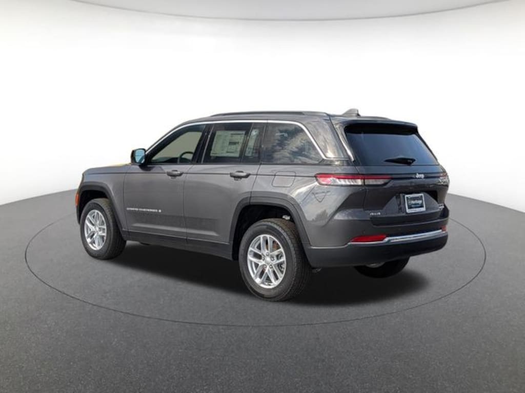 New 2025 Jeep Grand Cherokee Laredo Sport Utility