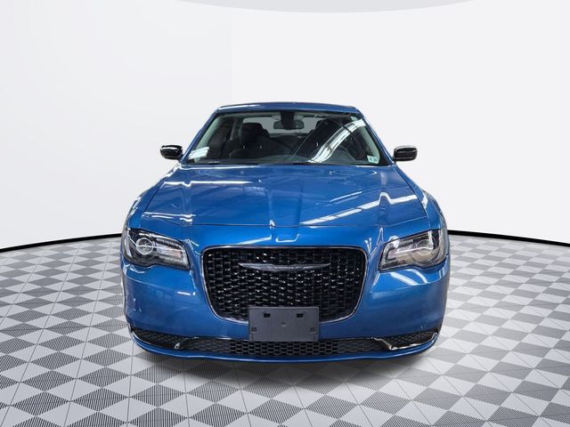 Used 2022 Chrysler 300 Touring with VIN 2C3CCAAG0NH214502 for sale in Owings Mills, MD