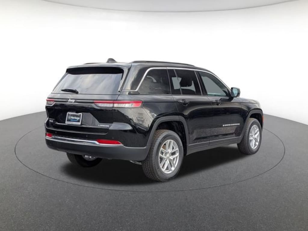 New 2025 Jeep Grand Cherokee Laredo Sport Utility