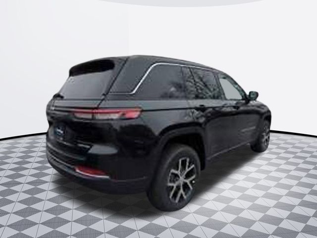 2025 Jeep Grand Cherokee Laredo photo 3