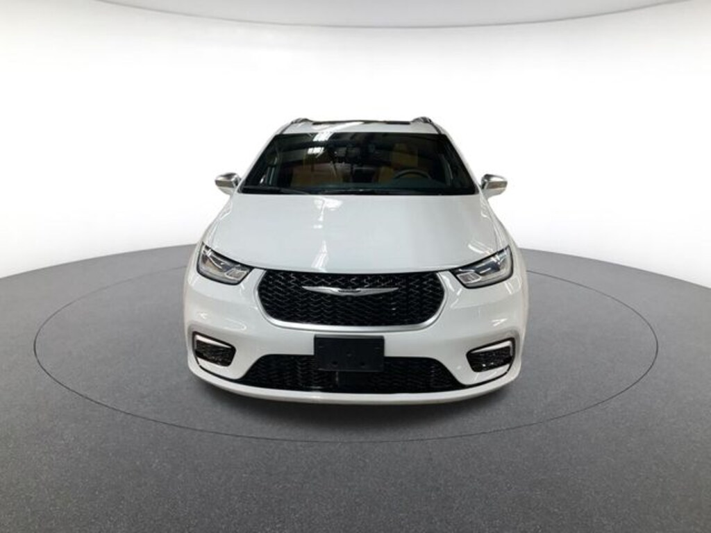 Used 2022 Chrysler Pacifica Hybrid Pinnacle Minivan/Van