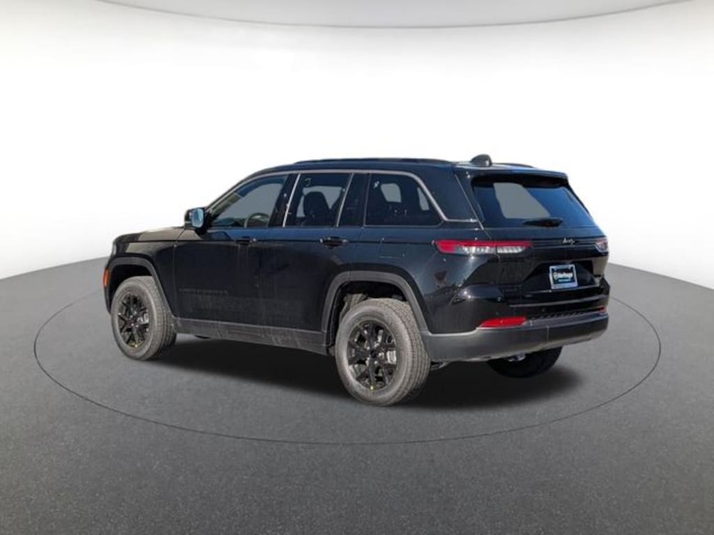 New 2026 Jeep Grand Cherokee Laredo Sport Utility
