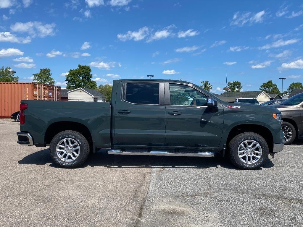 New 2025 Chevrolet Silverado 1500 LT w/1LT Truck Crew Cab