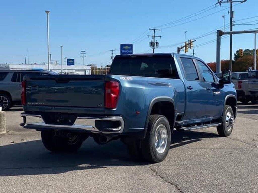 New 2026 Chevrolet Silverado 3500 HD LT Truck Crew Cab