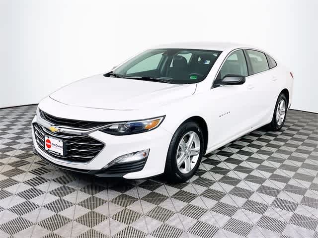 2024 Chevrolet Malibu 1LT photo 3