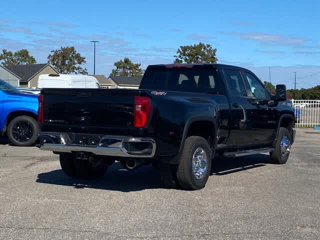 2026 Chevrolet Silverado 3500HD LT photo 3