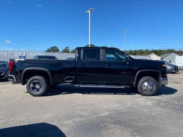 2026 Chevrolet Silverado 3500HD LT photo 2
