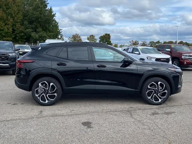 2026 Chevrolet Trax photo 2