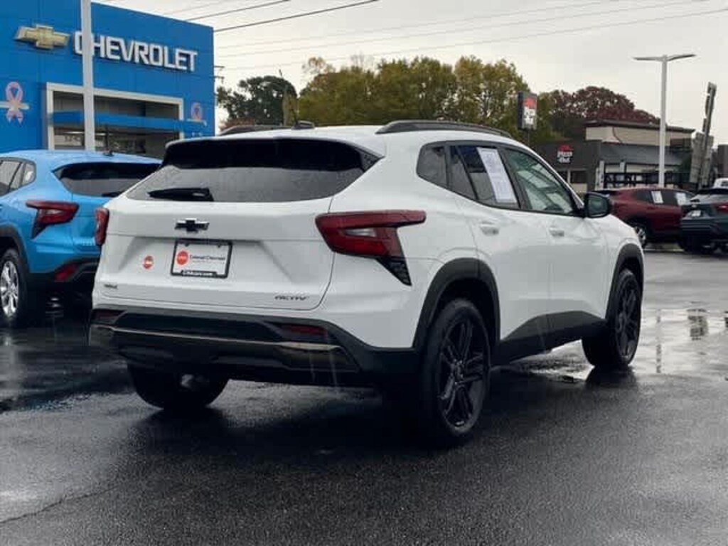 New 2025 Chevrolet Trax ACTIV SUV
