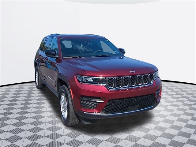 2024 Jeep Grand Cherokee Laredo photo 3