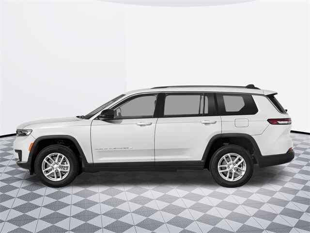2025 Jeep Grand Cherokee Laredo Sport photo 3