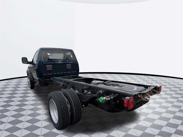 2024 Ram 5500 Tradesman SLT photo 3