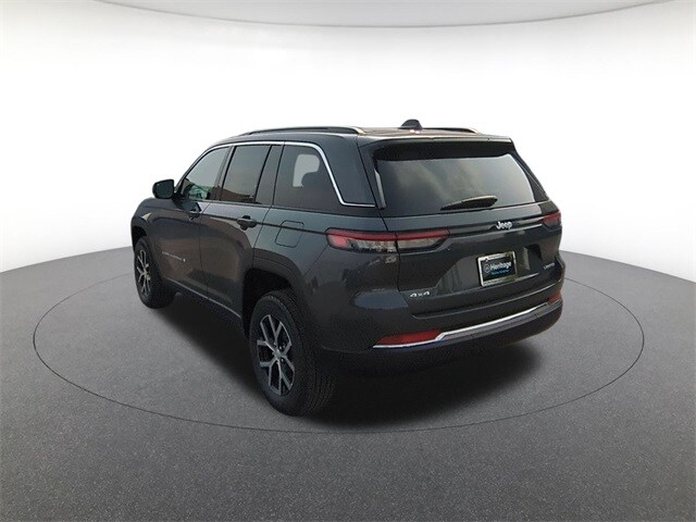 2025 Jeep Grand Cherokee Limited photo 3