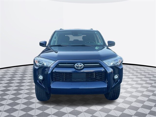 2022 Toyota 4Runner SR5 photo 2