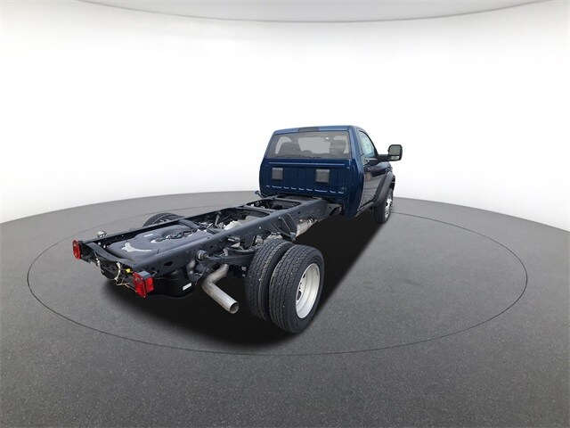 2024 Ram 5500 Tradesman SLT photo 3