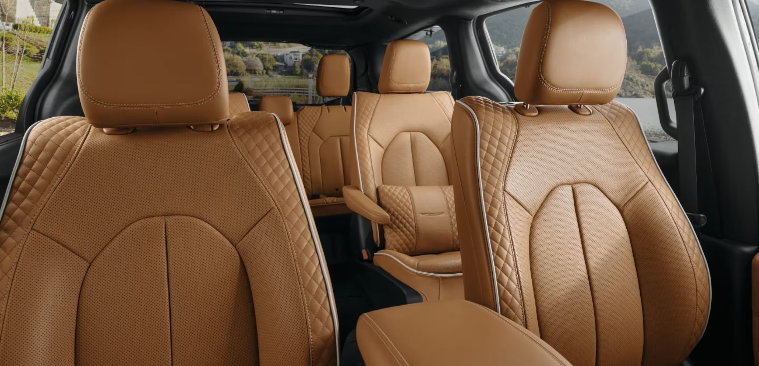 2023-Chrysler-Pacifica-Interior-Backseats.jpeg