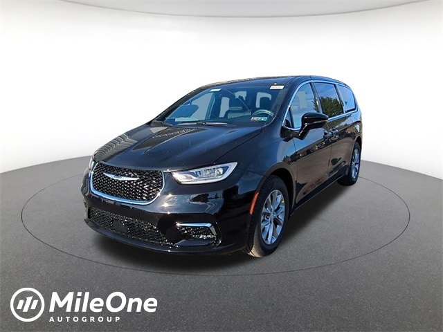 2026 Chrysler Pacifica Limited's photo