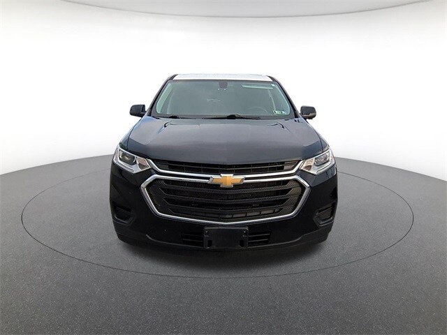 2021 Chevrolet Traverse LS photo 2